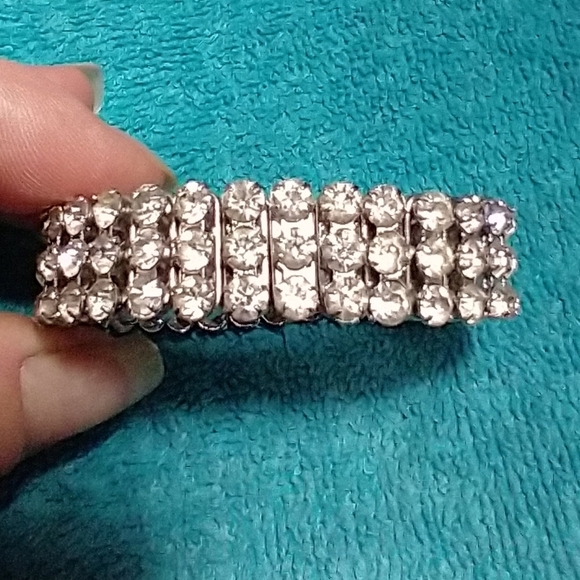 Elegant Silver Stainless Steel Stretch Crystal Bracelet Made In Japan Vintage - Picture 7 of 7